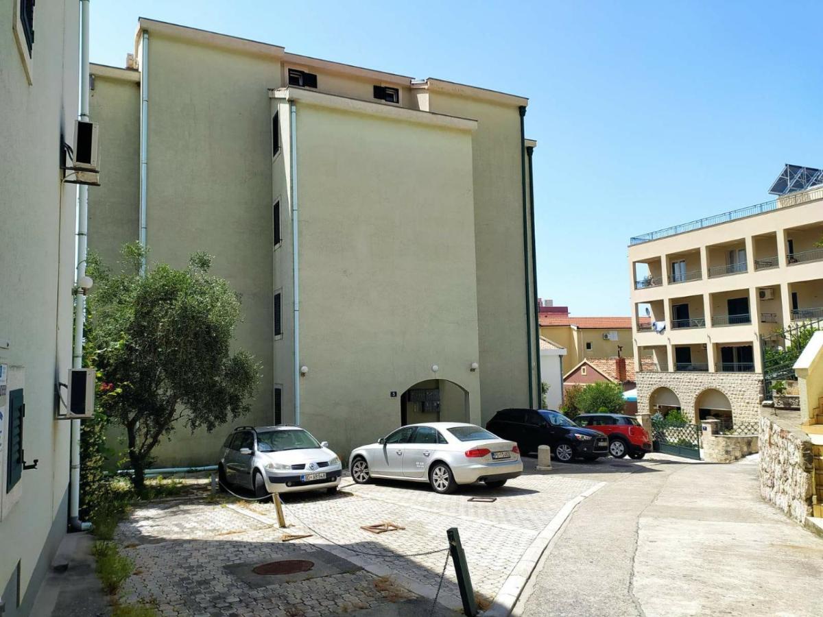 Apartman Klara Petrovac Bagian luar foto